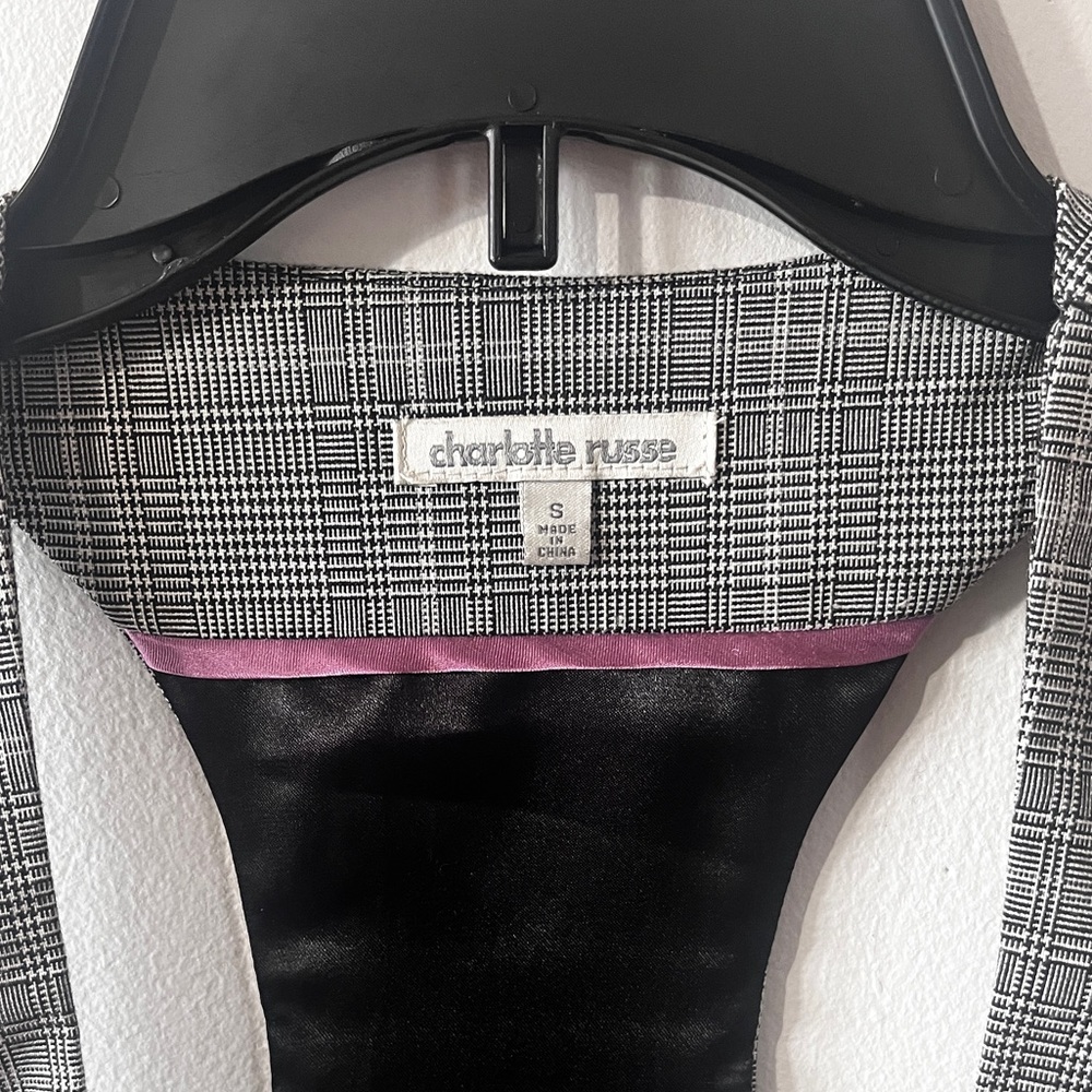 Charlotte Russe Black and Gray Plaid Vest - Picture 3 of 4